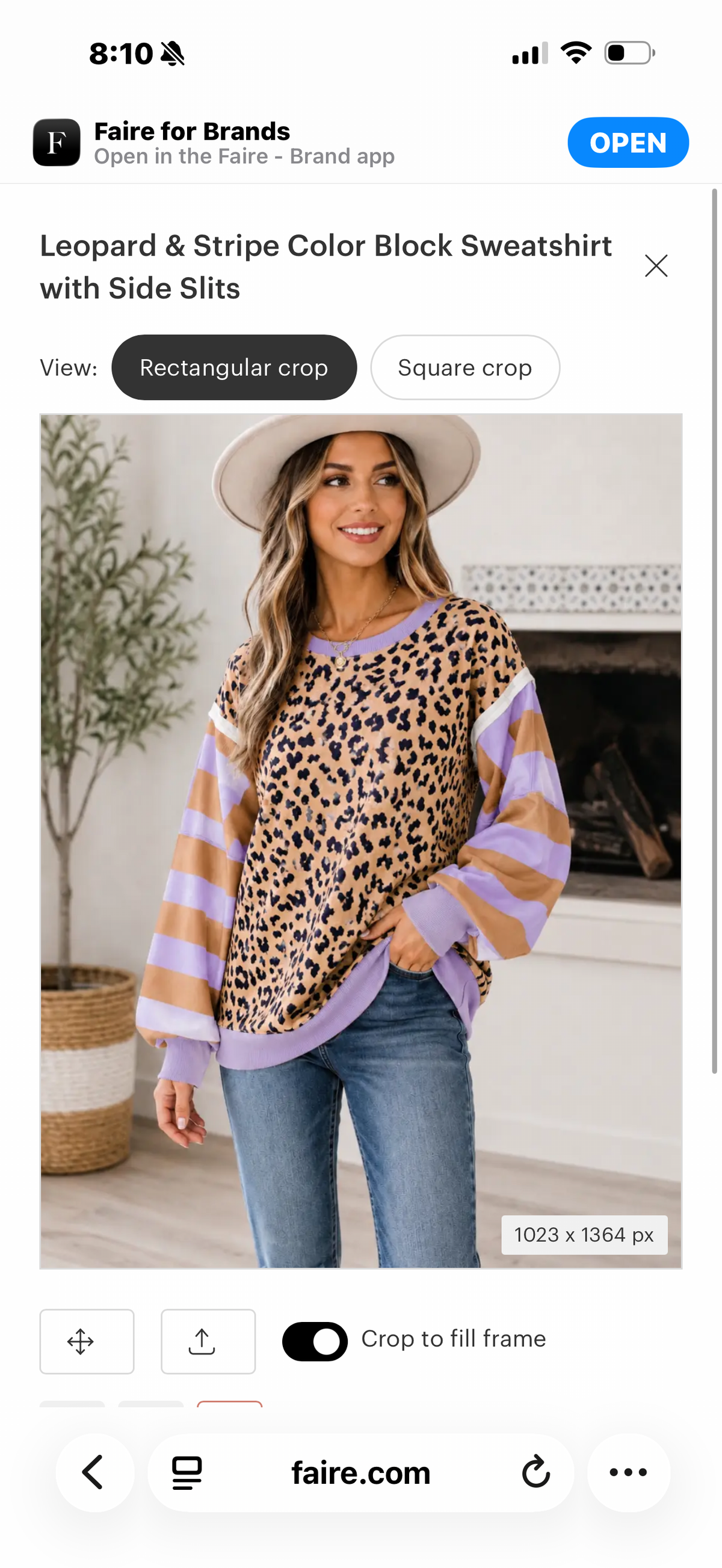 Leopard & Stripe Color
Block Sweatshirt with Side
Slits